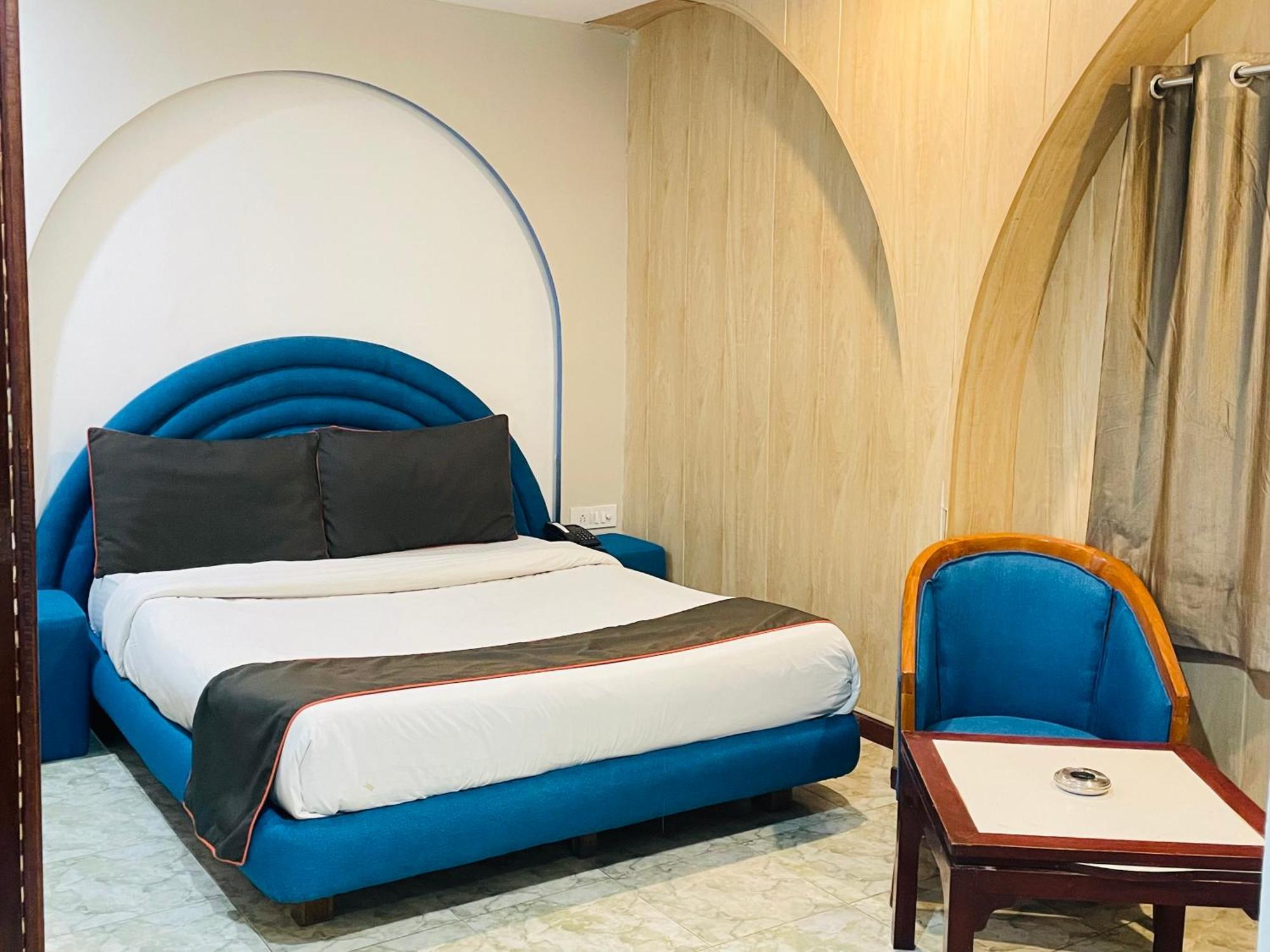 The Royal Presidency Inn Lucknow Exterior photo