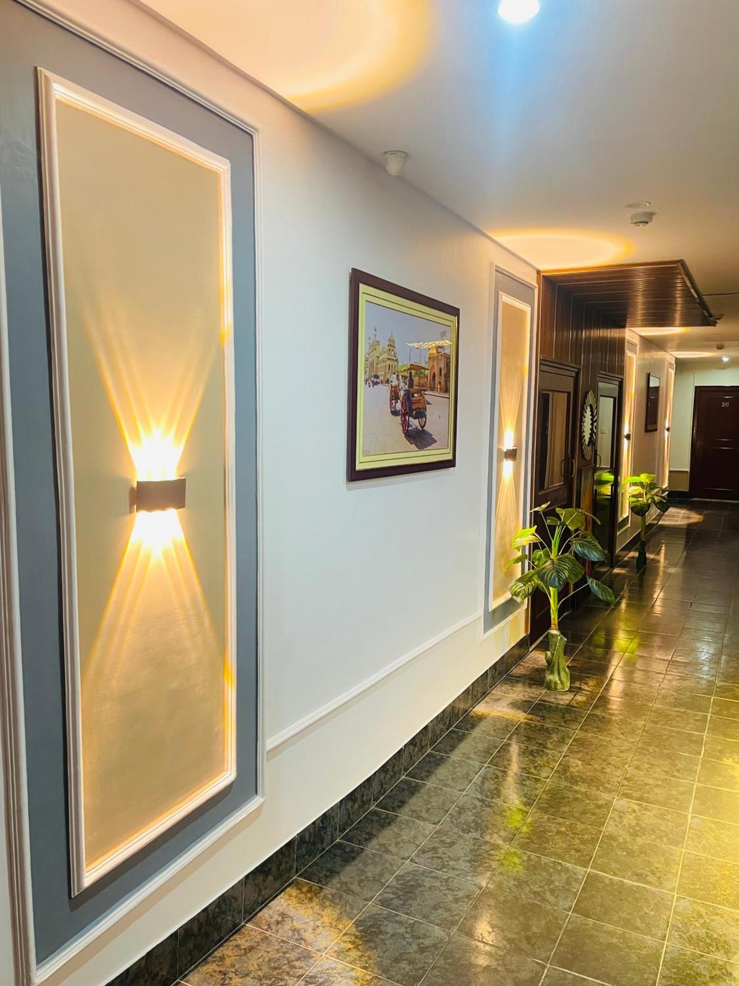 The Royal Presidency Inn Lucknow Exterior photo