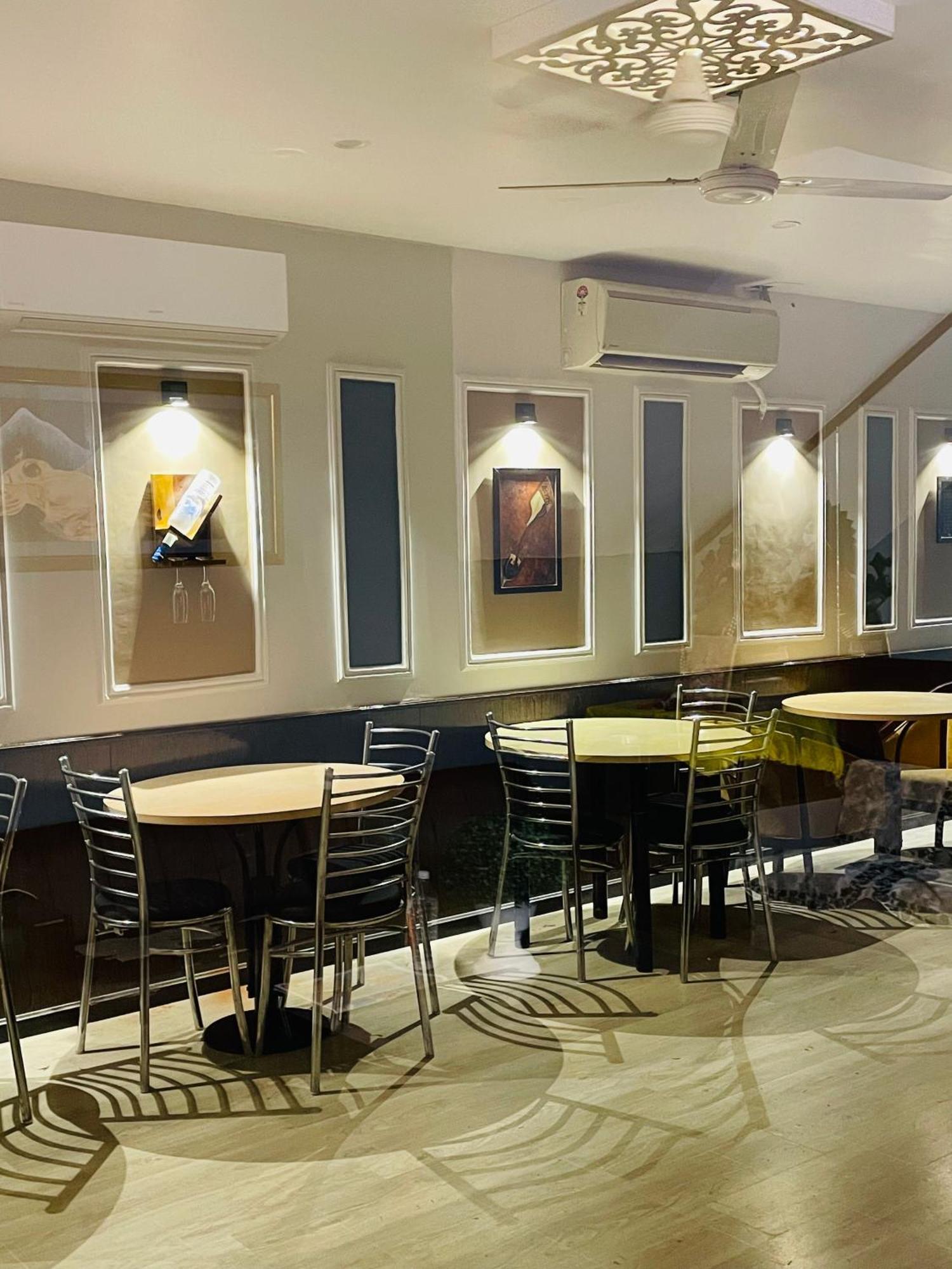 The Royal Presidency Inn Lucknow Exterior photo