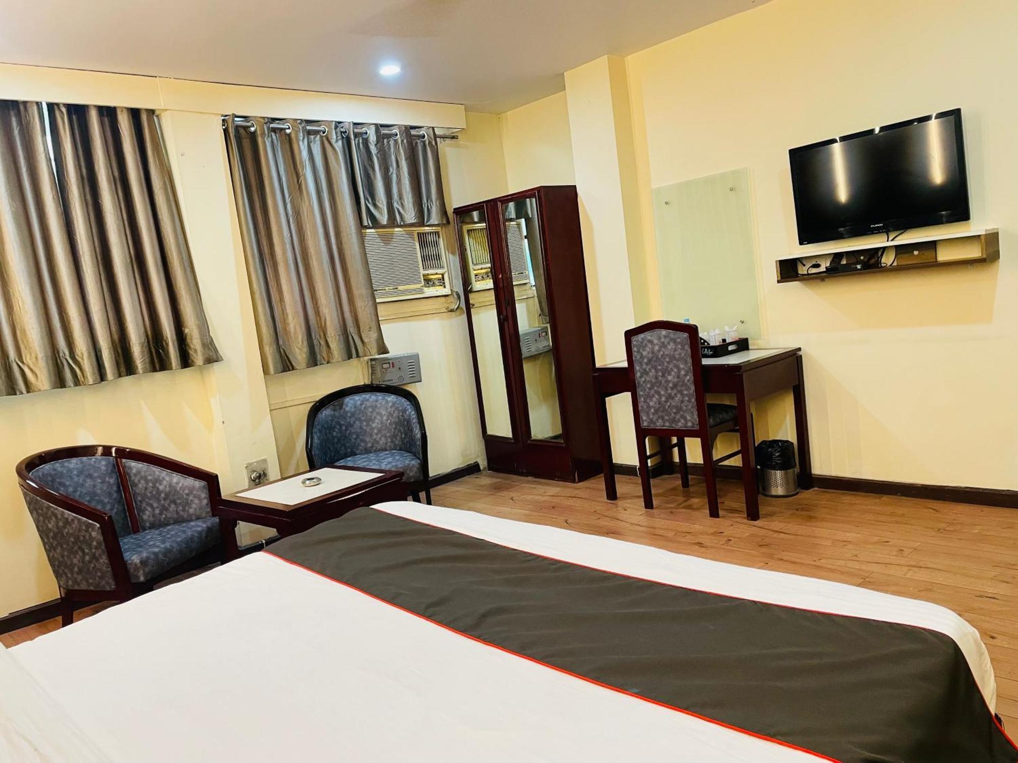 The Royal Presidency Inn Lucknow Exterior photo